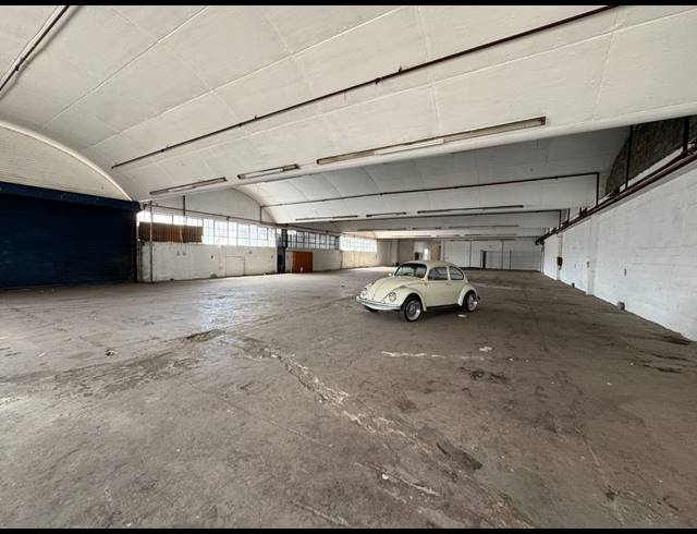 1,399M² WAREHOUSE TO LET IN INDUSTRIA WEST